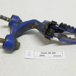 Suzuki DR 600 SN41 Rastenaufnahme und Fußraste Fahrer rechts Must-Have