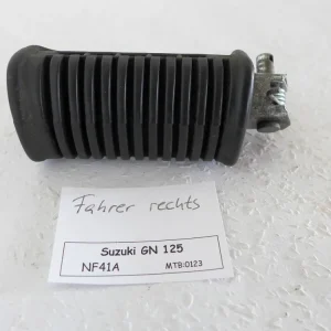 Suzuki GN 125 NF41 Fussraste Fahrer rechts Neu Im Sortiment