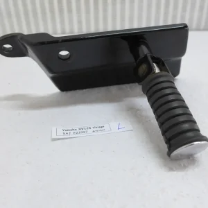 Neu Yamaha XV 125 Virago Fußraste Sozius links mit Halterung