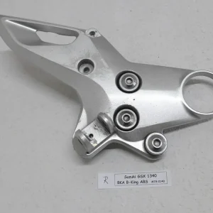 Neue Ware Suzuki GSX 1300 BK B-King Fußrastenaufnahme Fahrer rechts