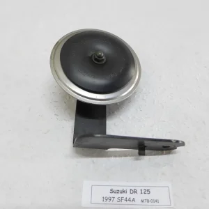 Suzuki DR 125 SF44 Hupe Finale Aktion