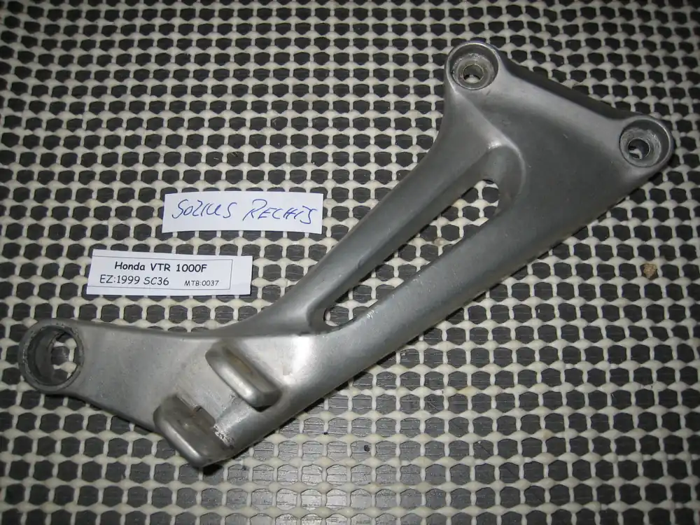 Versand Am Gleichen Tag Honda VTR 1000F Fußrastenaufnahme Sozius rechts
