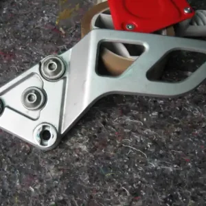 Garantierte Lieferung Suzuki GSF 1250S Fußrastenaufnahme Fahrer links