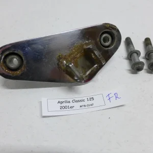 Must-Have Aprilia Classic 125 MF Fußrastenaufnahme Halteplatte Halterung Fußraste Fahrer rechts