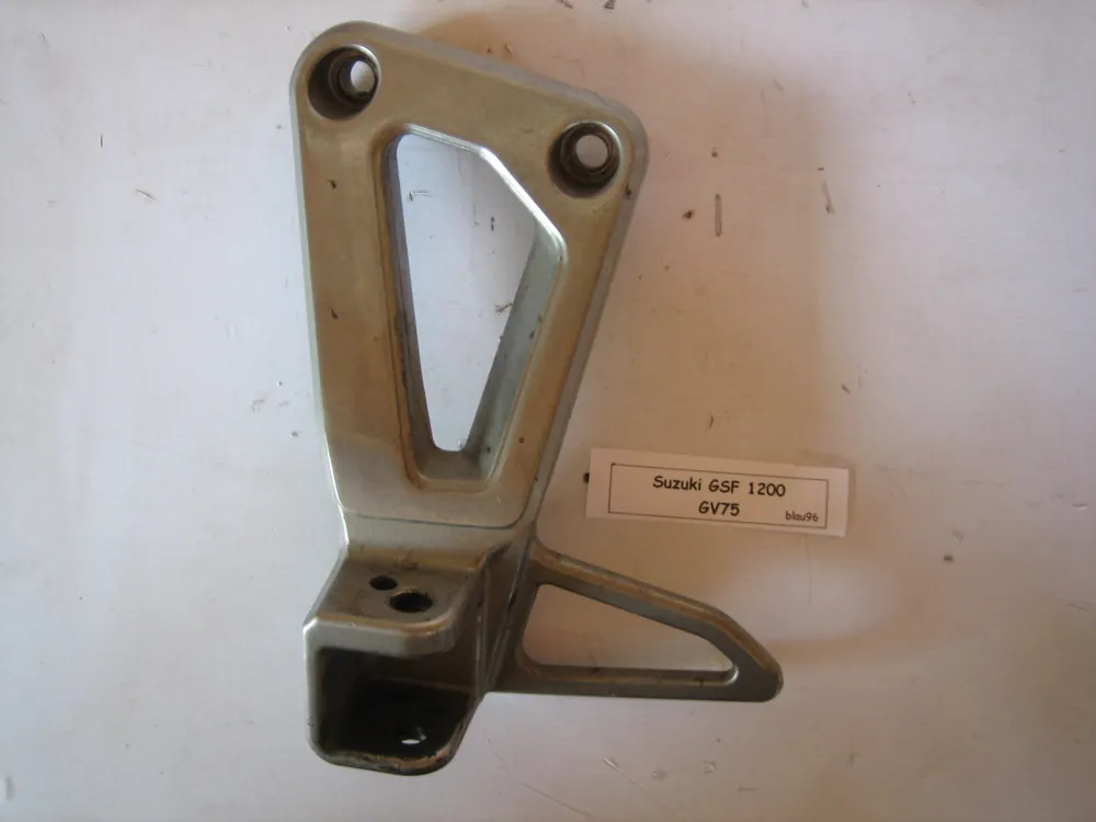 Suzuki GSF 1200 GV75A Fußrastenhalterung / Rastenaufnahme Sozius links Angebot