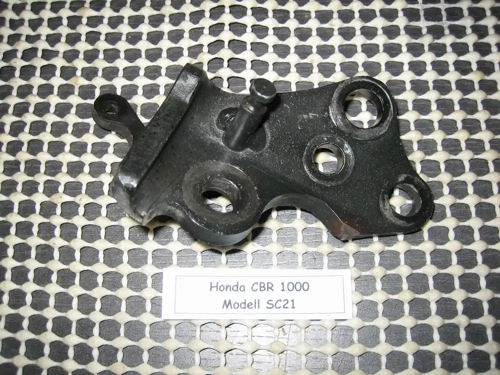 Must-Have Honda CBR 1000 SC21 Seitenständeraufnahme