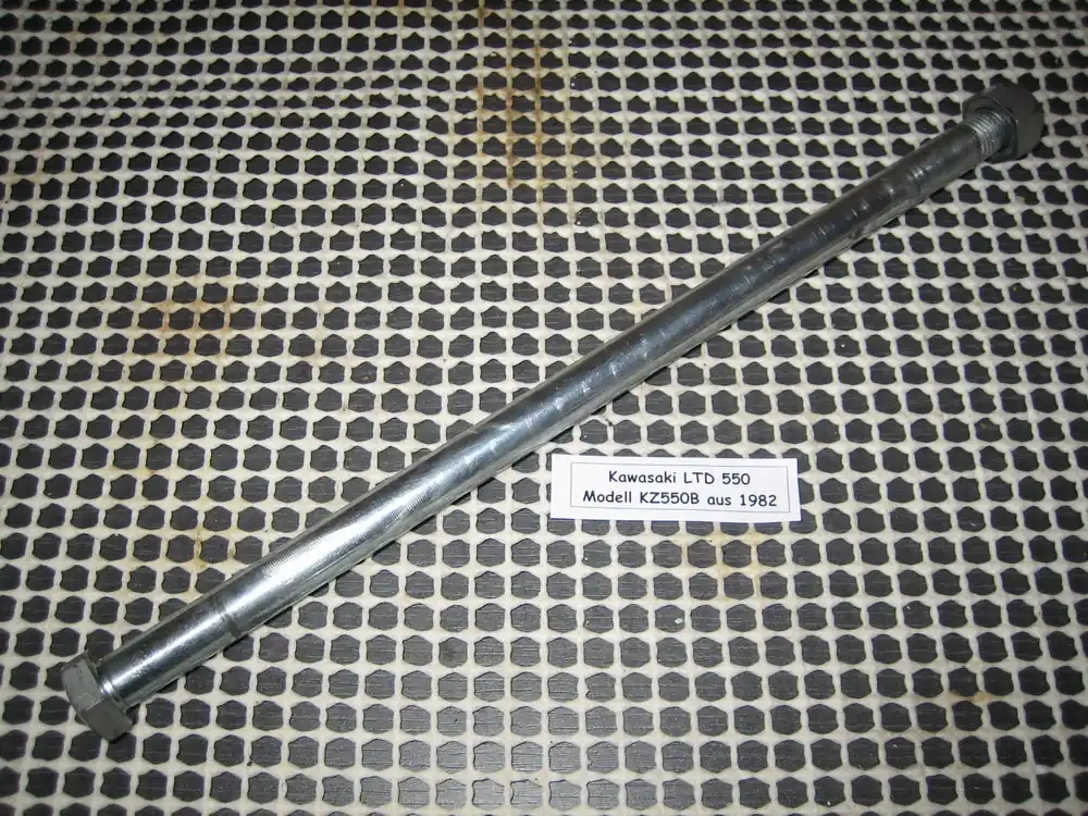 Kawasaki LTD 550 KZ550B Schwingenachse Must-Have