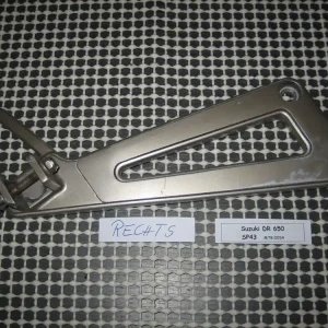 Meistverkauft Suzuki DR 650 SP43B Rastenhalterung Sozius rechts gold