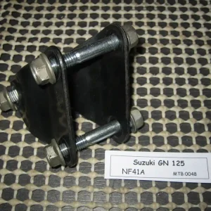 Schneller Versand Suzuki GN 125 NF41 Motorhalterung Dreiecke
