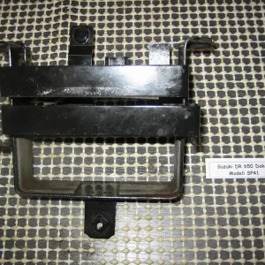 Suzuki DR 650 SP41B Batteriefach / Batteriekasten Schnäppchen
