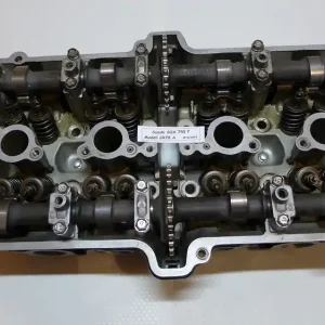 Suzuki GSX 750F GR78A Zylinderkopf Expressversand