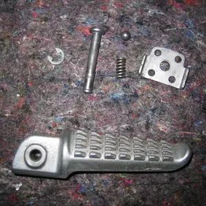 Versand Am Gleichen Tag Kawasaki ZZR 1400 Fußraste Sozius links