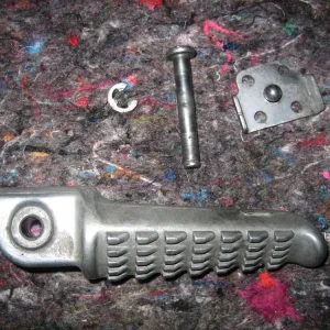 Preisreduziert Kawasaki ZZR 1400 Fußraste Sozius rechts