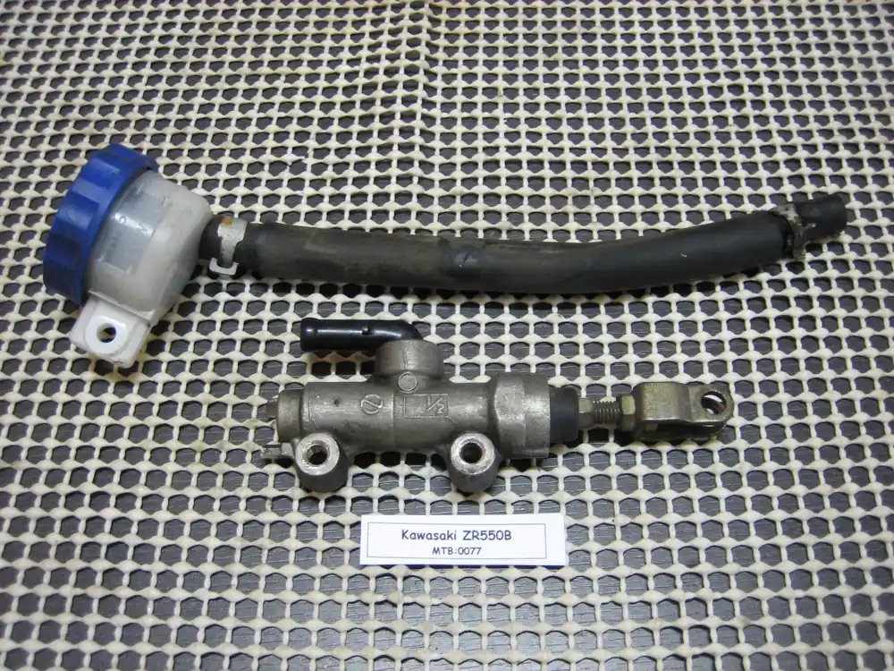 Kawasaki Zephyr 550 ZR550B Bremszylinder Bremspumpe hinten Online Kaufen