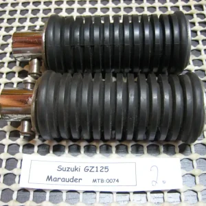 Begrenztes Angebot Suzuki GZ 125 Marauder Soziusfußrasten (paar)