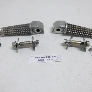 Garantierte Lieferung Yamaha FZS600 Fazer RJ02 Fußrasten Soziusrasten