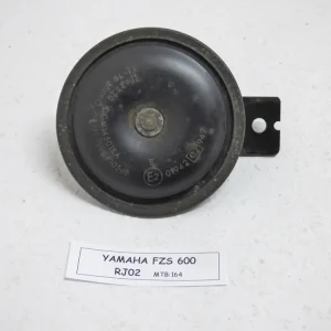 Yamaha FZS600 Fazer RJ02 Hupe Neue Kollektion