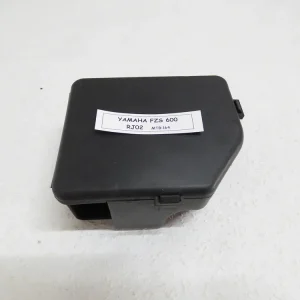 Finale Aktion Yamaha FZS600 Fazer RJ02 Kabelfach unter Tank