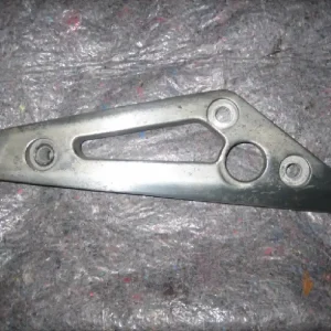 Yamaha XJ 550 Fussrastenhalterung rechts Kracherpreis