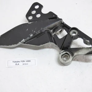 Günstig Yamaha FZR 1000 2LA Rastenhalterung Fahrer rechts schwarz
