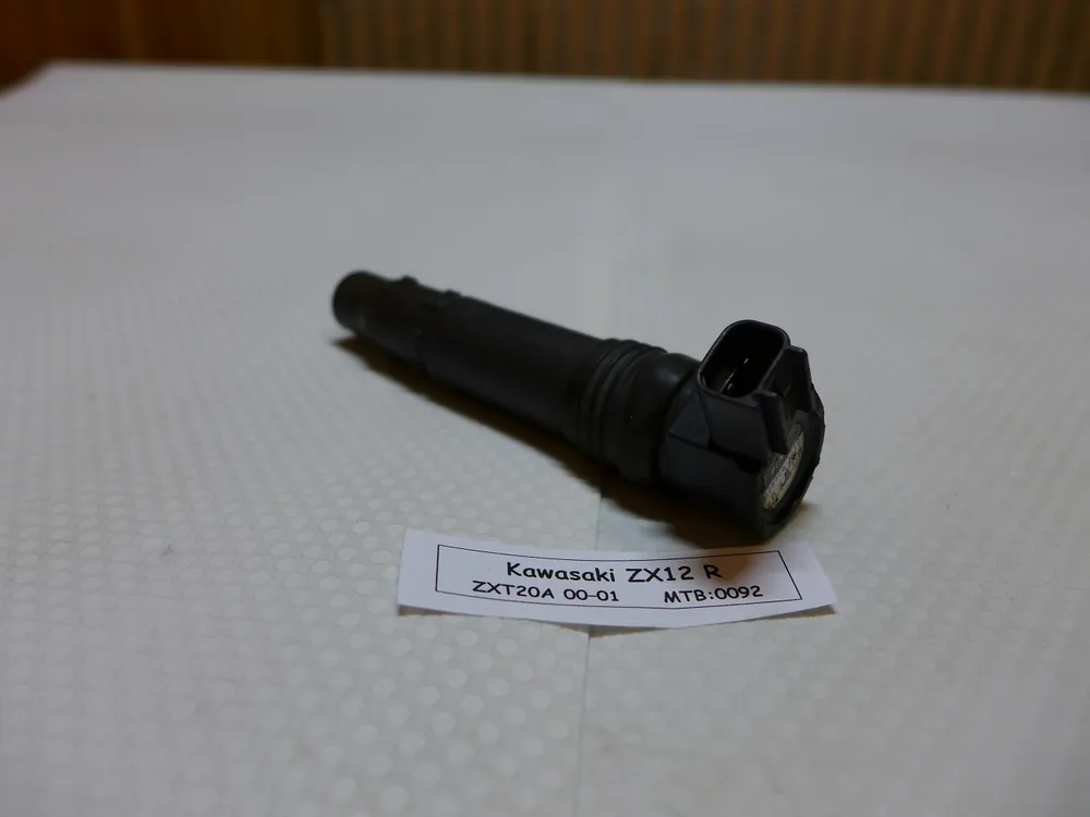 Markenprodukt Kawasaki ZX-12R ZXT20A Zündspule Stecker 129700-3630