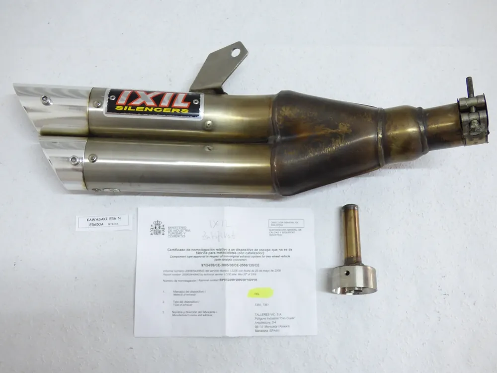 Kawasaki ER6 N ER650A Auspuff Ixil Echt